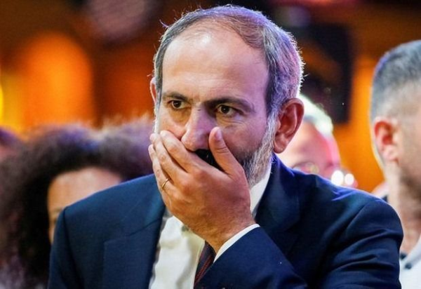 Erməni KİV: Cahil və təlxək Nikol Paşinyan bulvar mətbuatının redaktoru kimi fəaliyyətini davam etdi
